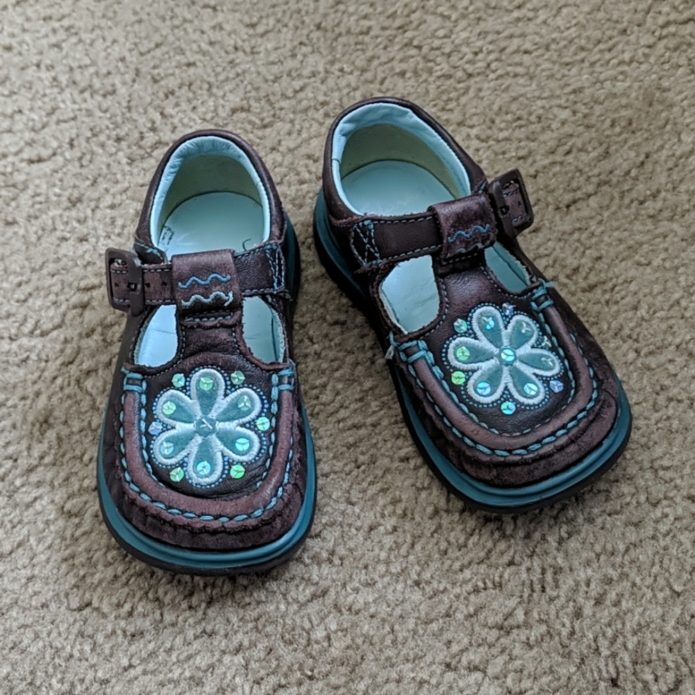 Clarks First Shoes size 6.5 Mary Janes